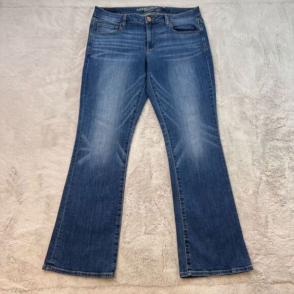 American Eagle Skinny Kick Bootcut Jeans Size 12 Short Super Stretch Whiskers - Picture 1 of 10